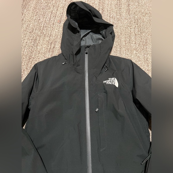 North face Rain Jacket in Black - Picture 8 of 12